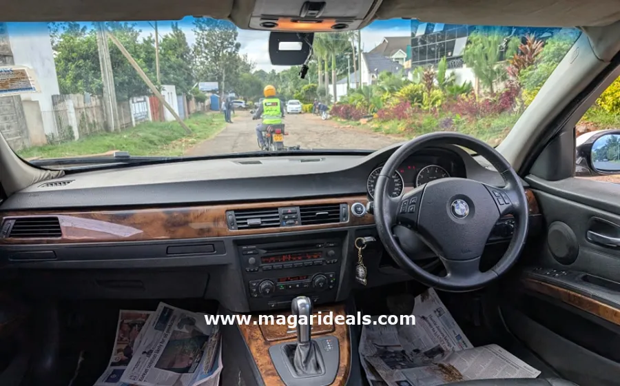 BMW 320i 2005 Model with sunroof in Kenya for Sale | Magari Deals