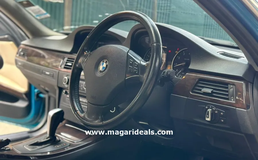 2011 BMW 320i  in Kenya for Sale | Magari Deals