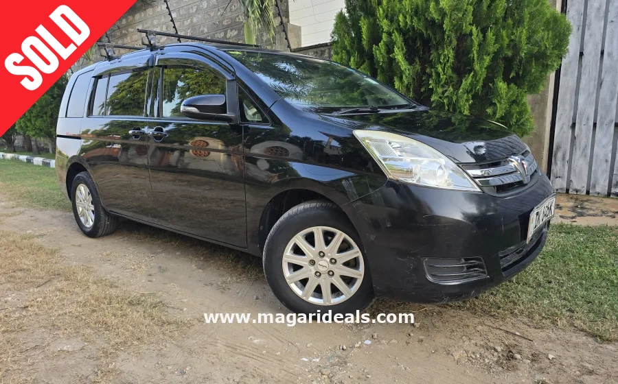 TOYOTA ISIS 2015 Mombasa in Kenya for Sale | Magari Deals