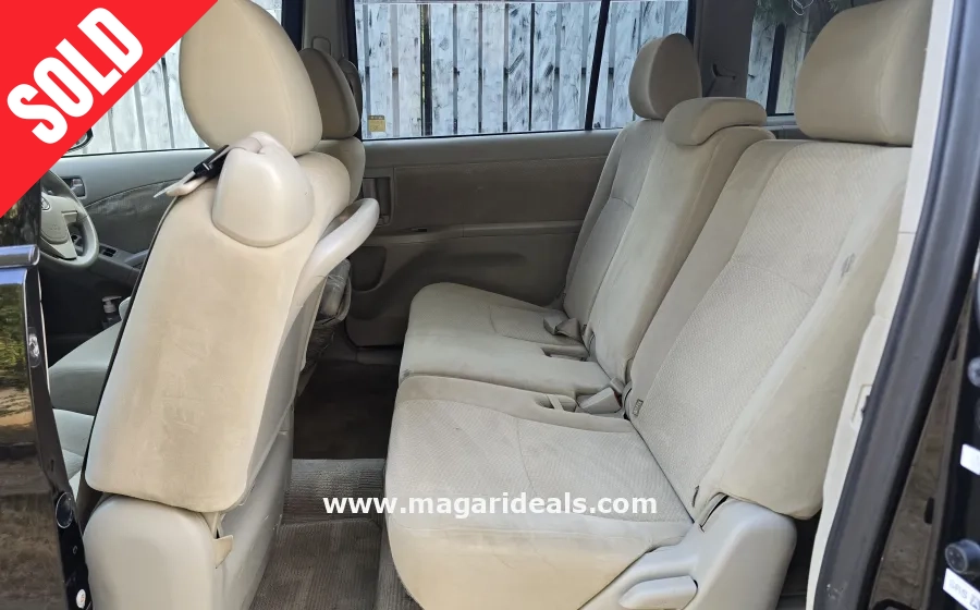 TOYOTA ISIS 2015 Mombasa in Kenya for Sale | Magari Deals