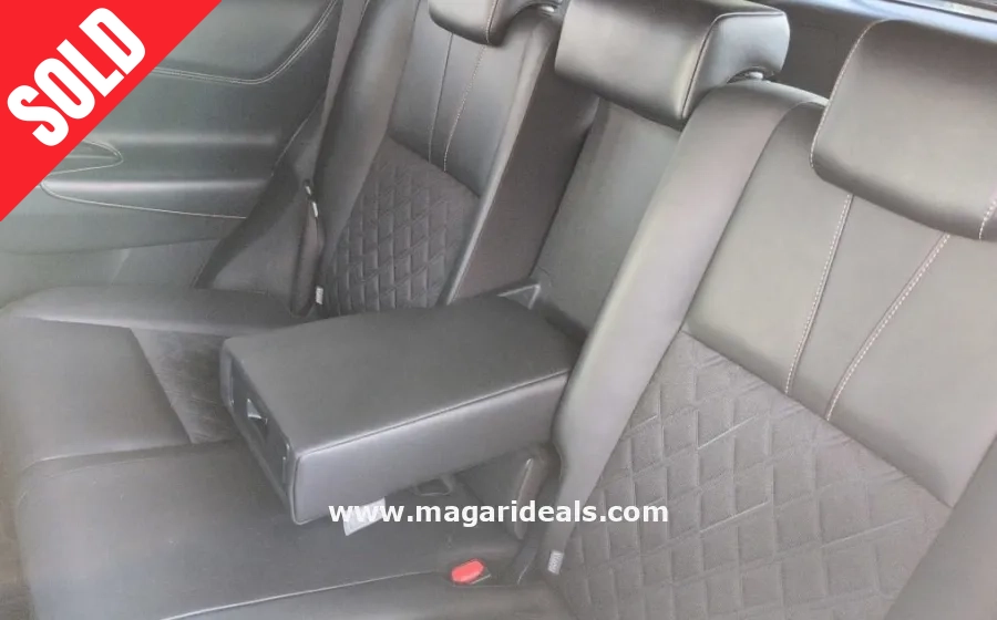 Toyota Harrier for Sale AVU65 4WD Sunroof in Kenya for Sale | Magari Deals