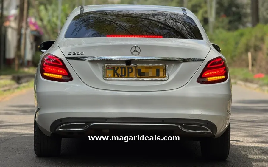 2015 MERCEDES BENZ C220 in Kenya for Sale | Magari Deals