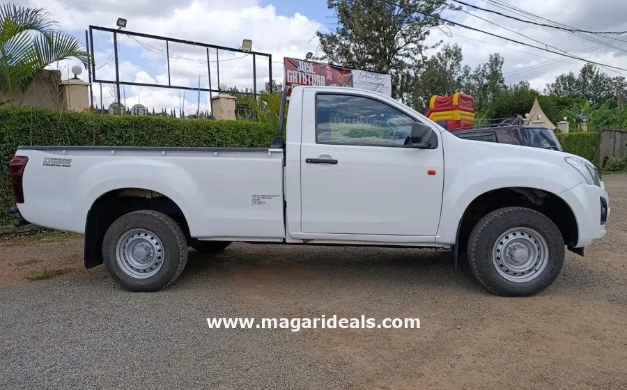 ISUZU DMAX 2022 for Sale | Magari Deals