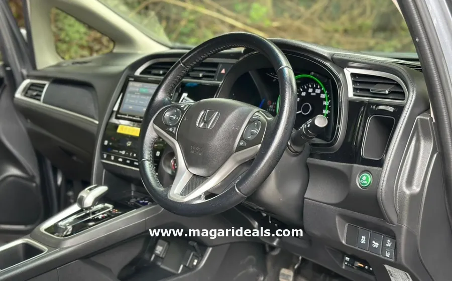 2018 HONDA FIT SHUTTLE HYBRID in Kenya for Sale | Magari Deals