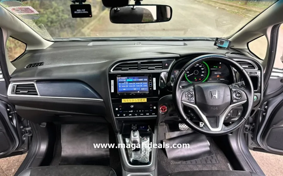 2018 HONDA FIT SHUTTLE HYBRID in Kenya for Sale | Magari Deals