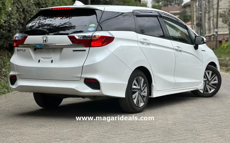 2018 HONDA FIT SHUTTLE HYBRID in Kenya for Sale | Magari Deals