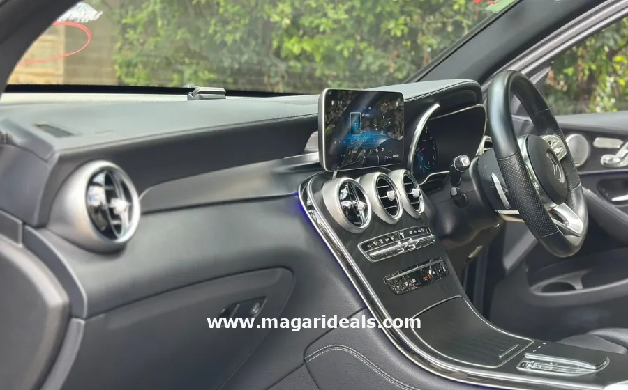 2019 MERCEDES BENZ GLC 300 4MATIC in Kenya for Sale | Magari Deals