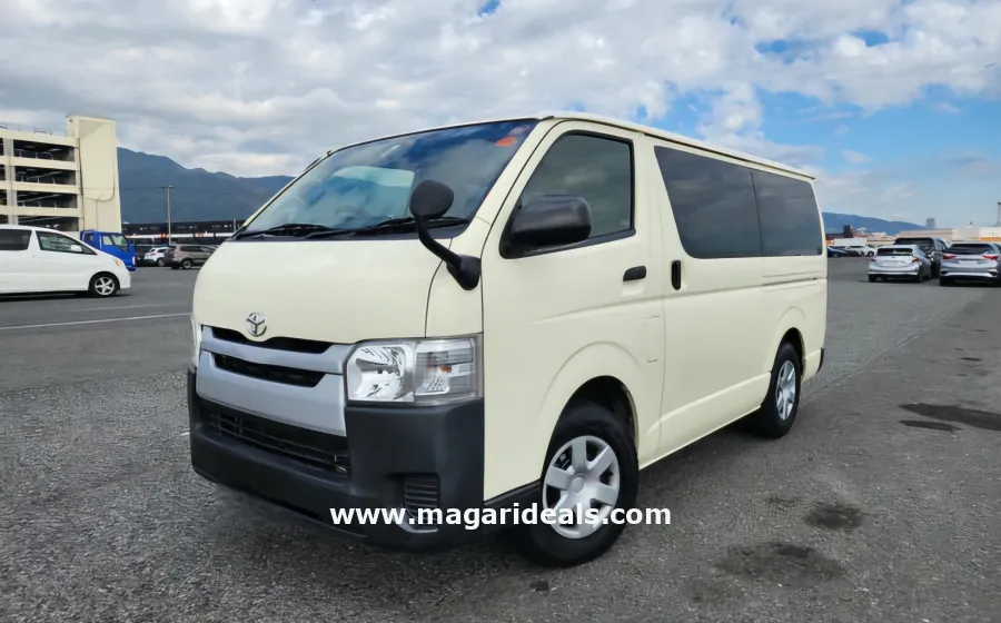 2017 TOYOTA HIACE 3000CC DIESEL in Kenya for Sale | Magari Deals