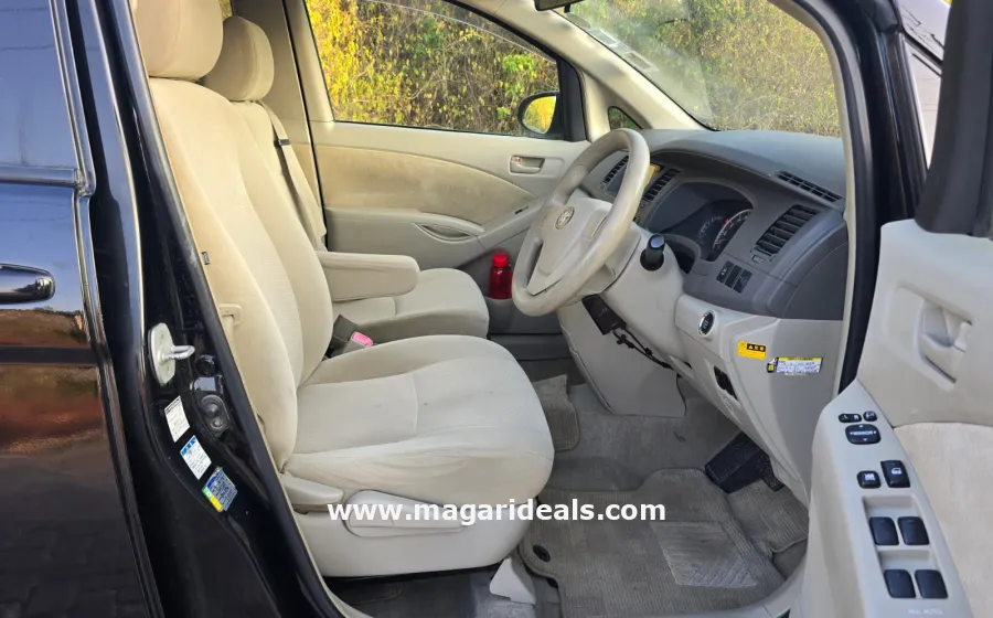 TOYOTA ISIS 2015 Mombasa in Kenya for Sale | Magari Deals