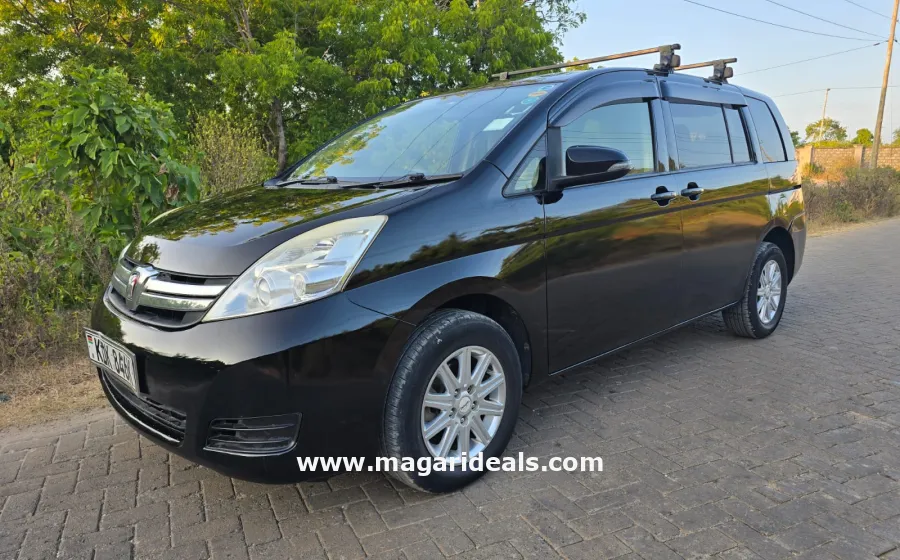 TOYOTA ISIS 2015 Mombasa in Kenya for Sale | Magari Deals