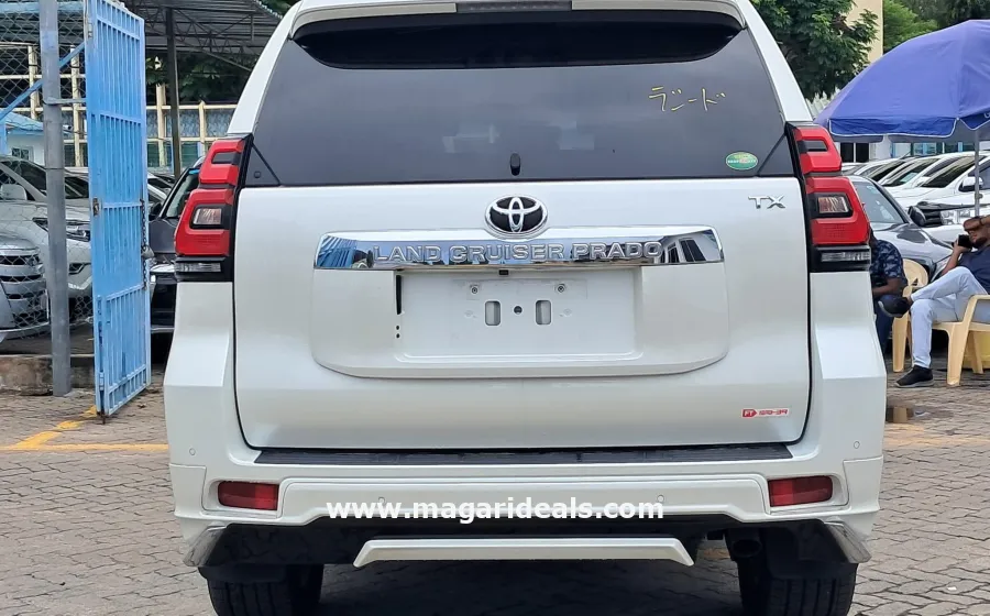 2018 Toyota Land Cruiser Prado TX-L in Kenya for Sale | Magari Deals