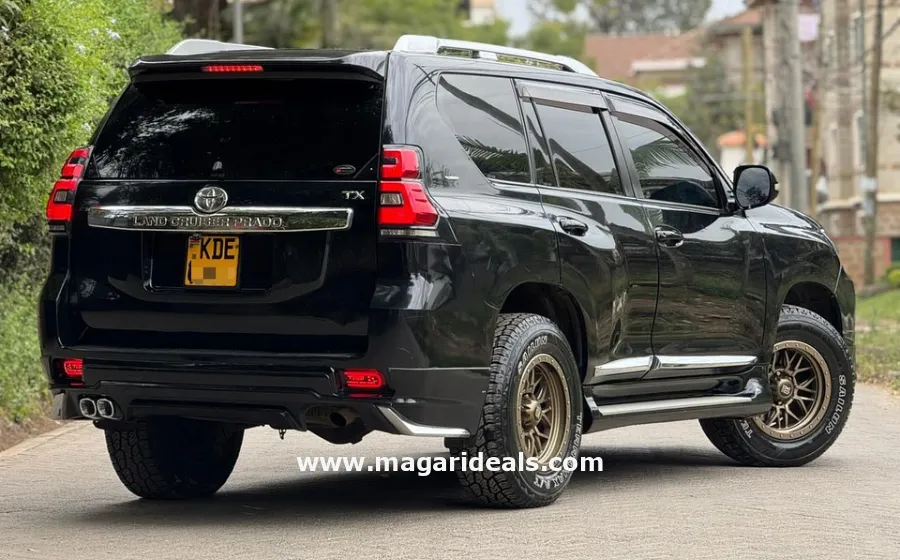 2016 TOYOTA LANDCRUISER PRADO TX in Kenya for Sale | Magari Deals
