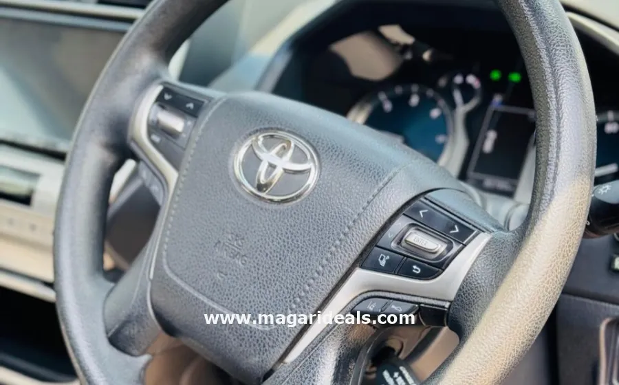2017 Toyota Land Cruiser Prado TXL in Kenya for Sale | Magari Deals