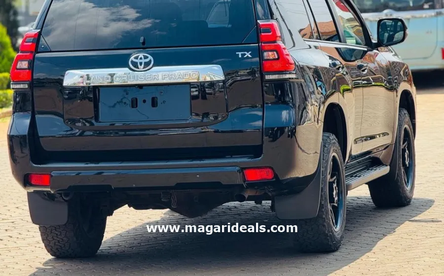 2017 Toyota Land Cruiser Prado TXL in Kenya for Sale | Magari Deals