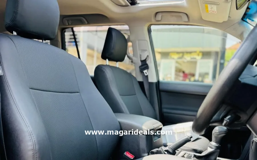 2017 Toyota Land Cruiser Prado TXL in Kenya for Sale | Magari Deals