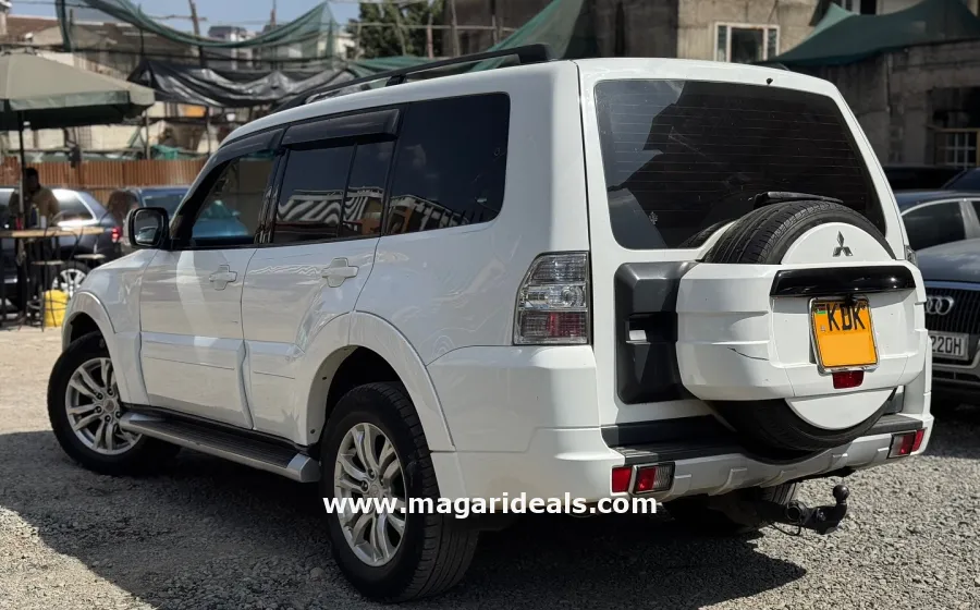MITSUBISHI PAJERO in Kenya for Sale | Magari Deals