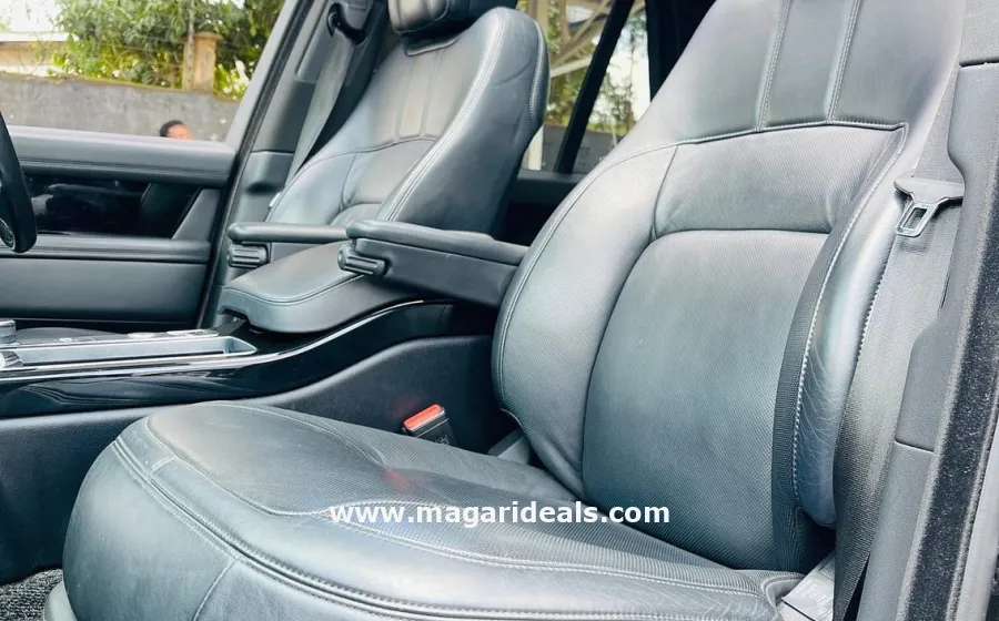 2019 Range Rover Vogue SDV6 SE in Kenya for Sale | Magari Deals