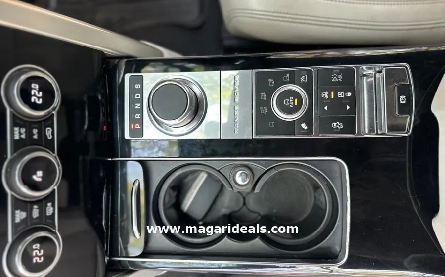 2013 RANGE ROVER VOGUE SE AUTOBIOGRAPHY in Kenya for Sale | Magari Deals