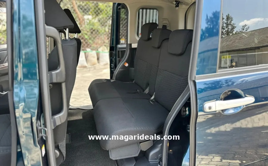 2018 TOYOTA ROOMY in Kenya for Sale | Magari Deals