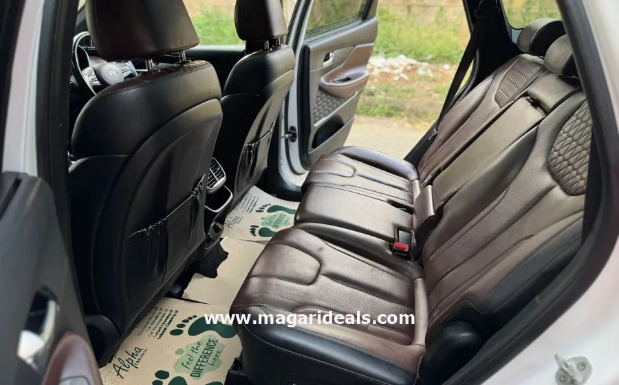 HYUNDAI SANTA FE HIGHLANDER 2.2D in Kenya for Sale | Magari Deals