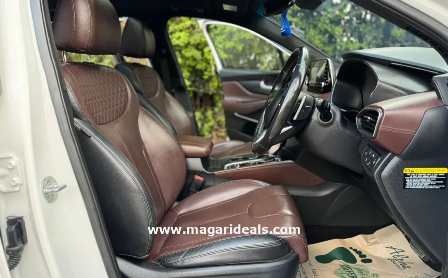 HYUNDAI SANTA FE HIGHLANDER 2.2D in Kenya for Sale | Magari Deals