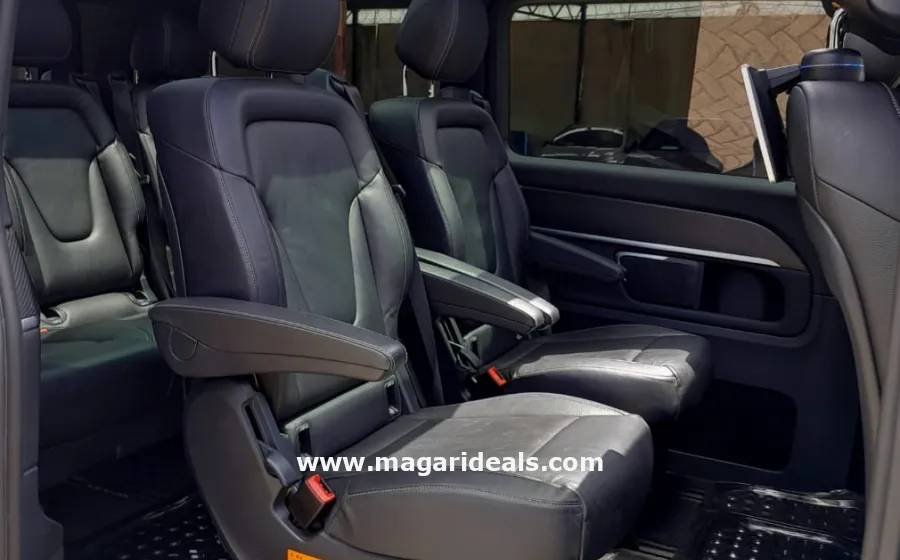 Mercedes Benz V220 CDI in Kenya in Kenya for Sale | Magari Deals