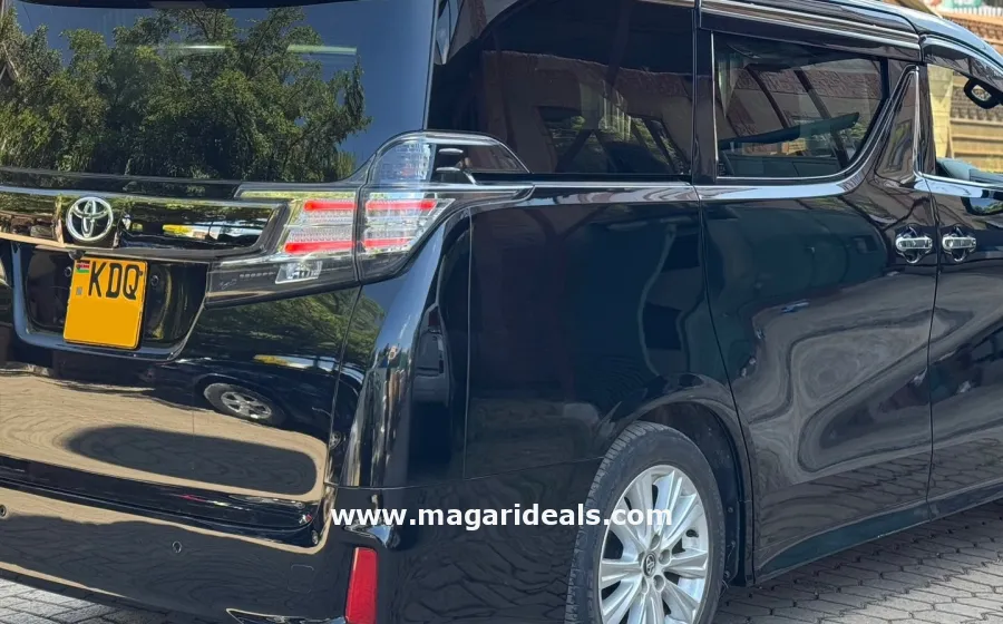 TOYOTA VELLFIRE WITH SUNROOF in Kenya for Sale | Magari Deals