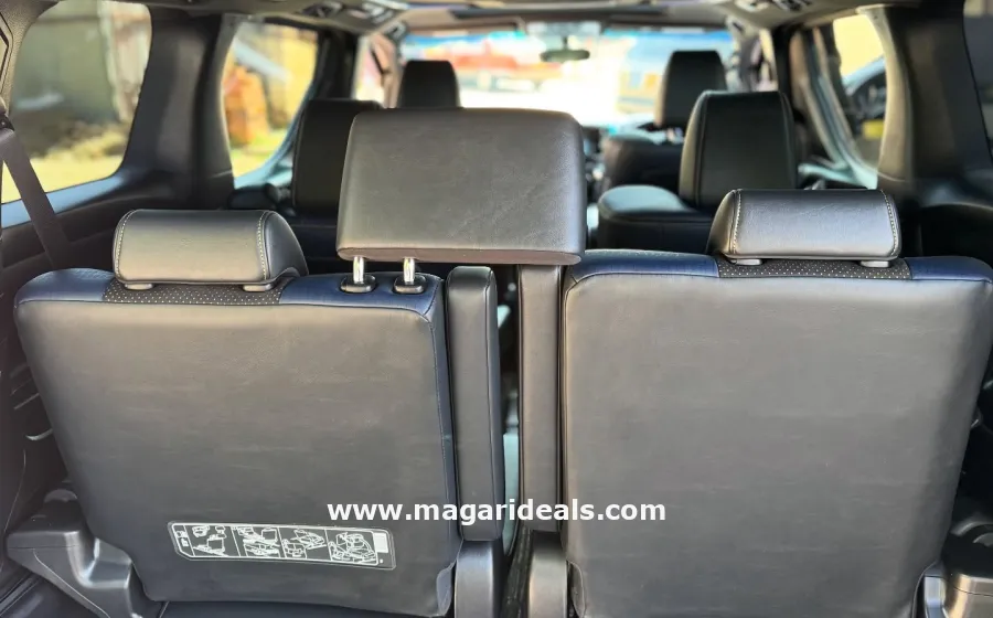 TOYOTA VELLFIRE WITH SUNROOF in Kenya for Sale | Magari Deals