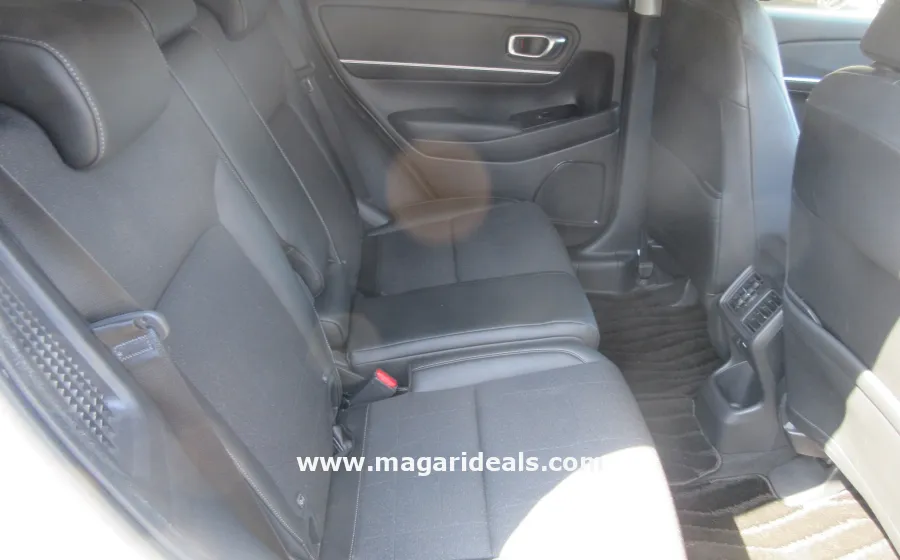 2021 HONDA VEZEL e:HEV PLAY in Kenya for Sale | Magari Deals