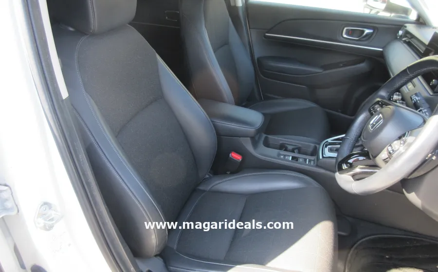 2021 HONDA VEZEL e:HEV PLAY in Kenya for Sale | Magari Deals