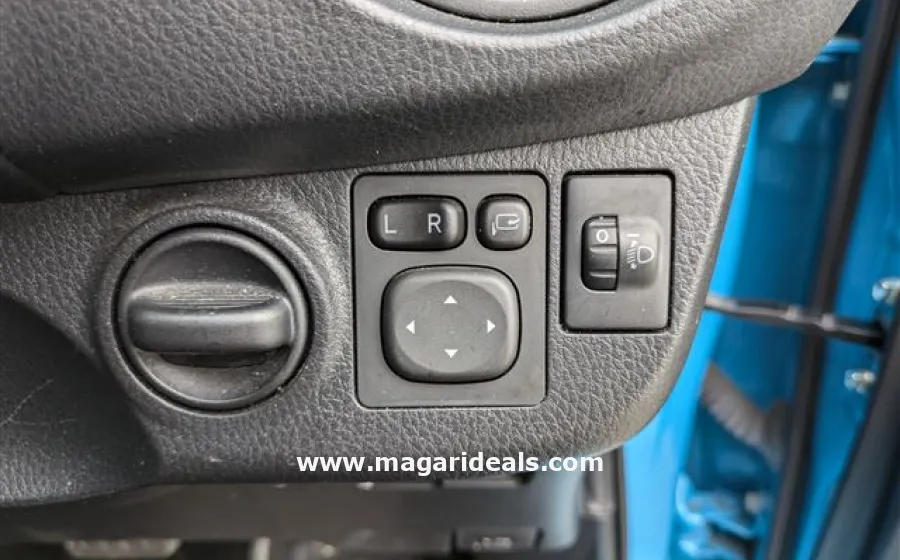 2018 Toyota Vitz 990cc Blue in Color in Kenya for Sale | Magari Deals