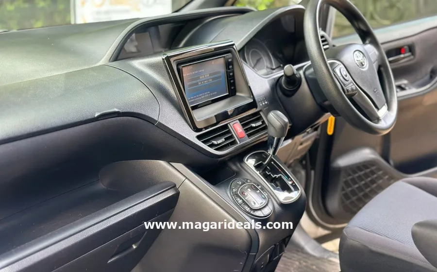 TOYOTA VOXY in Kenya for Sale | Magari Deals