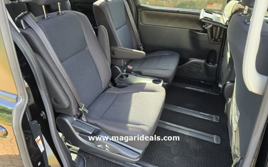 TOYOTA VOXY (Non Hybrid) in Kenya for Sale | Magari Deals