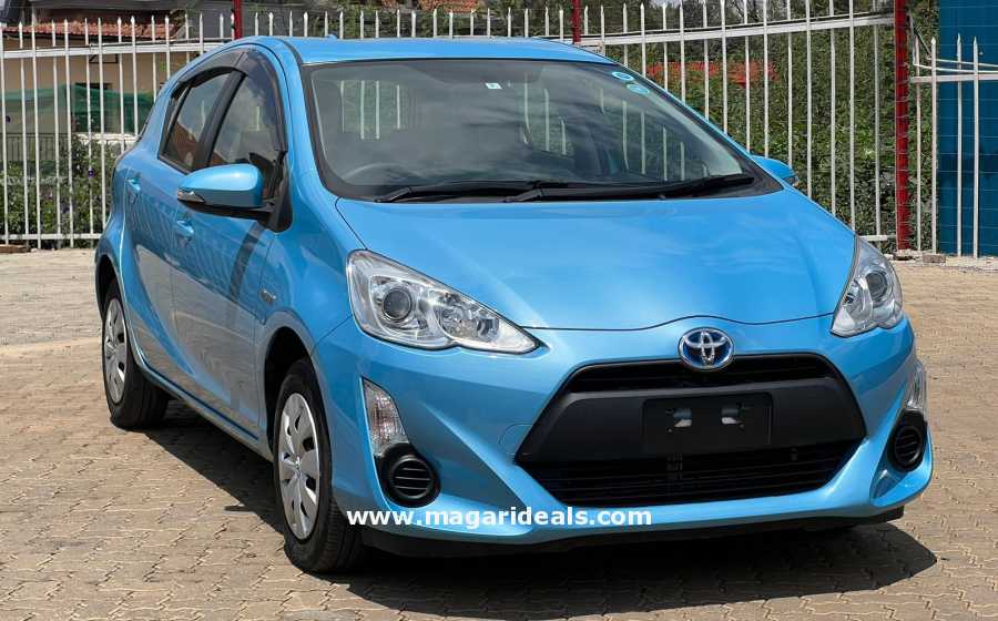 TOYOTA AQUA Hybrid for Sale | Best Buy