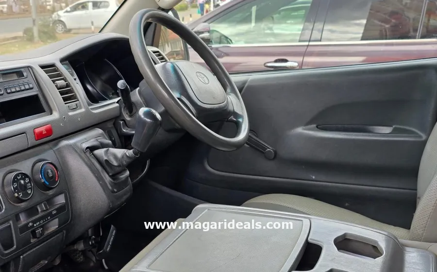 TOYOTA HIACE in Kenya in Kenya for Sale | Magari Deals