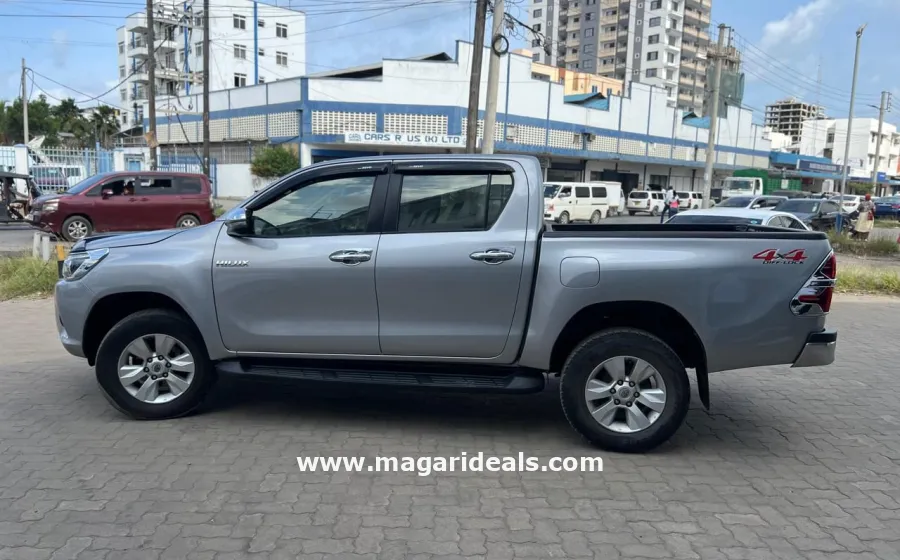 TOYOTA HILUX DC 2017 Model Manual Transmission in Kenya for Sale | Magari Deals
