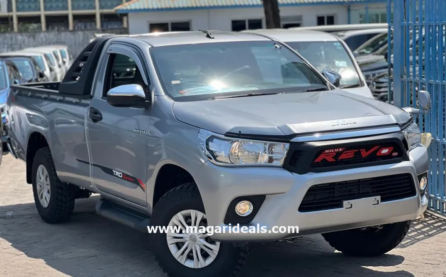 TOYOTA HILUX Single Cab 2017 Silver in Kenya for Sale | Magari Deals