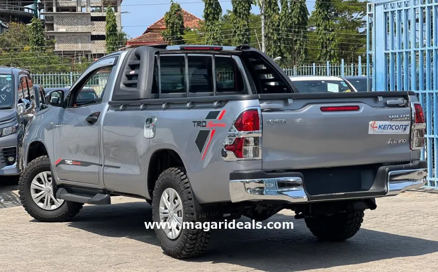 TOYOTA HILUX Single Cab 2017 Silver in Kenya for Sale | Magari Deals