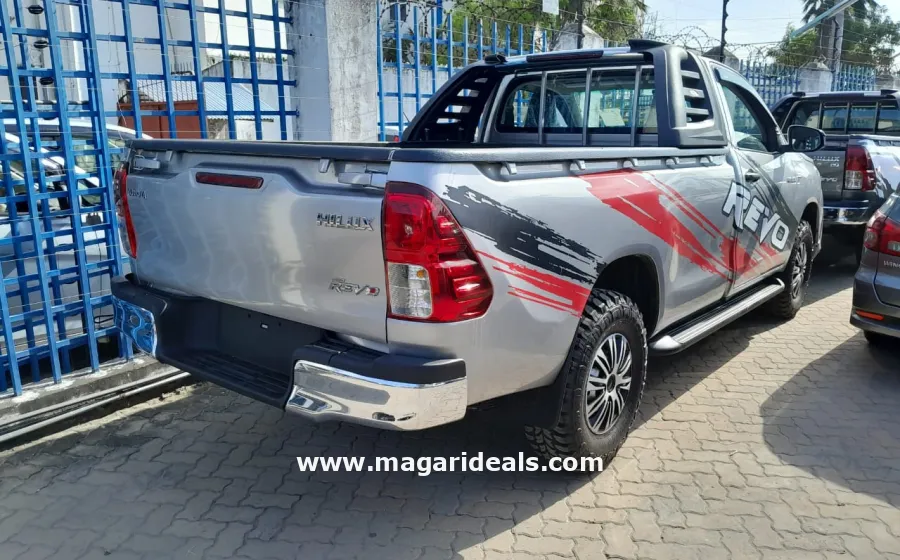 TOYOTA HILUX Revo Single Cab 2017 Silver Manual in Kenya for Sale | Magari Deals