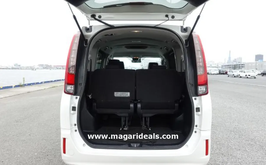 Toyota Noah Hybrid in Kenya for Sale | Magari Deals