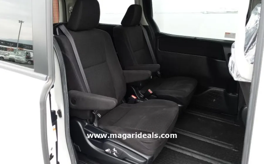 Toyota Noah Hybrid in Kenya for Sale | Magari Deals