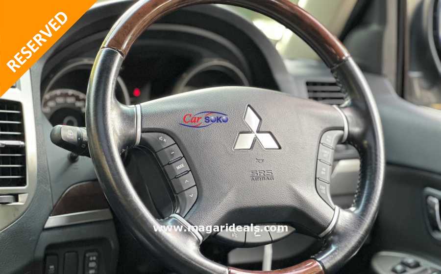 MITSUBISHI PAJERO DI-D SUPER EXCEED with SUNROOF  for Sale in Kenya | Magari Deals